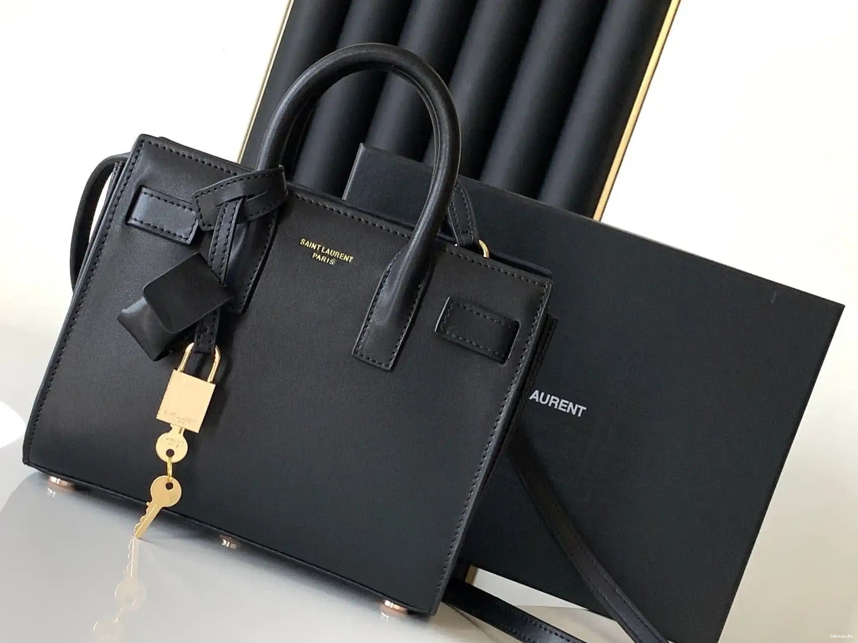 SAC SMOOTH YSL IN LEATHER NANO DE JOUR 0430